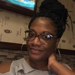 Meet your Posher, Lynette